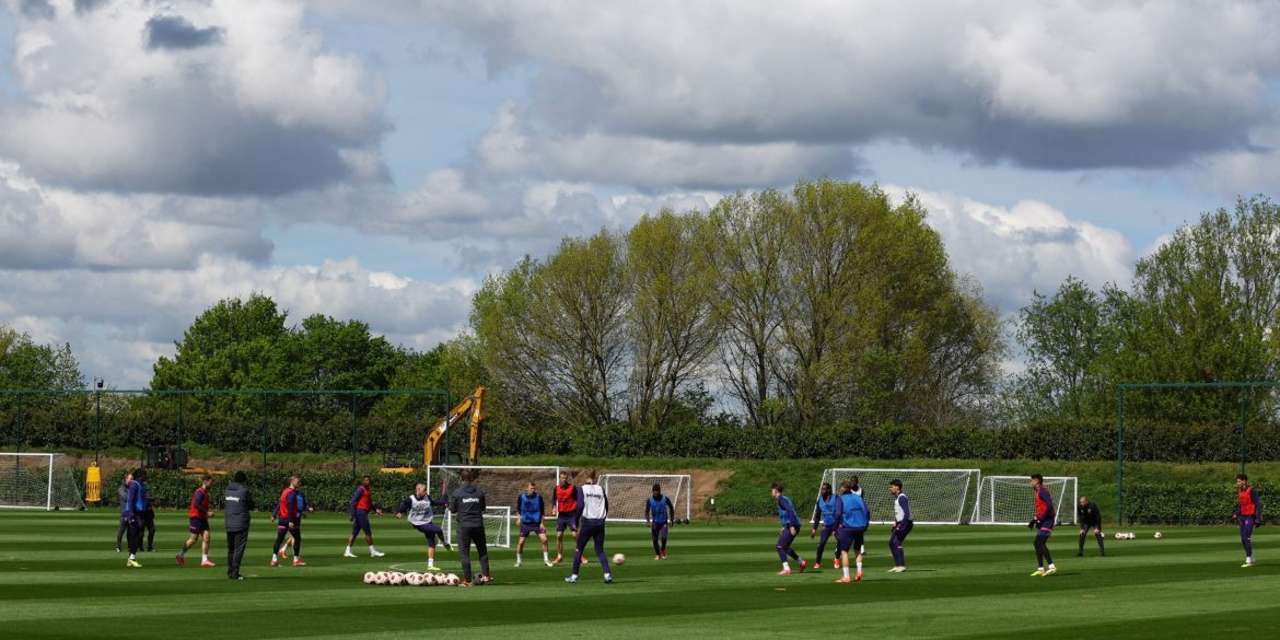 Unused West Ham teen competing excellently with senior stars in training